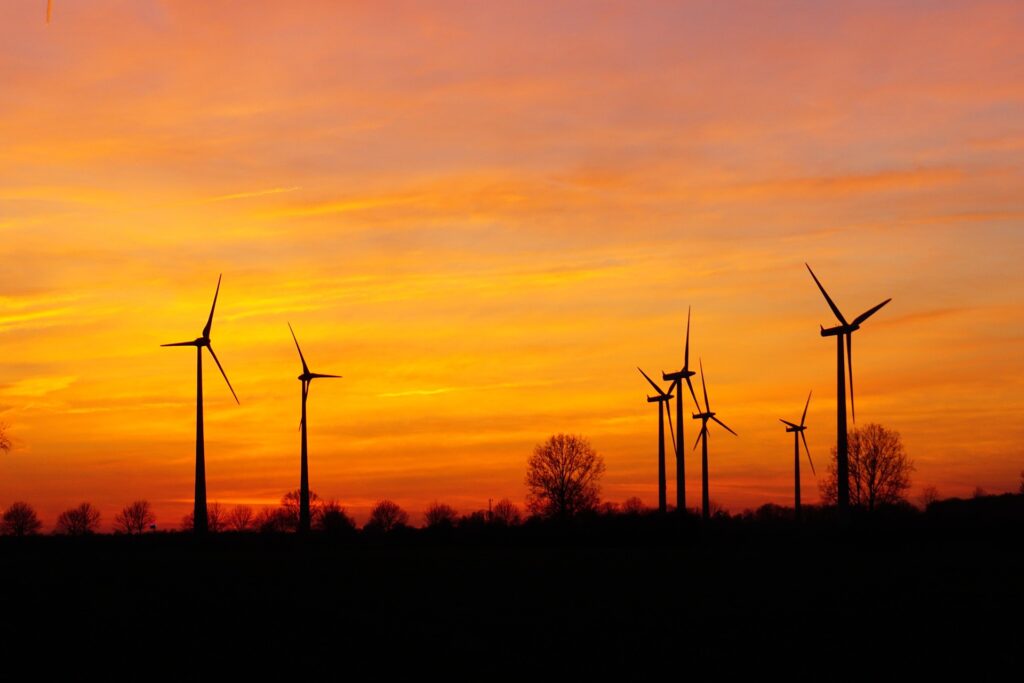 Foto Windräder vor Sonnenuntergang