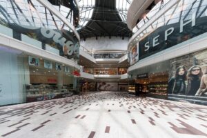 Leeres Einkaufszentrum Nichts kaufen